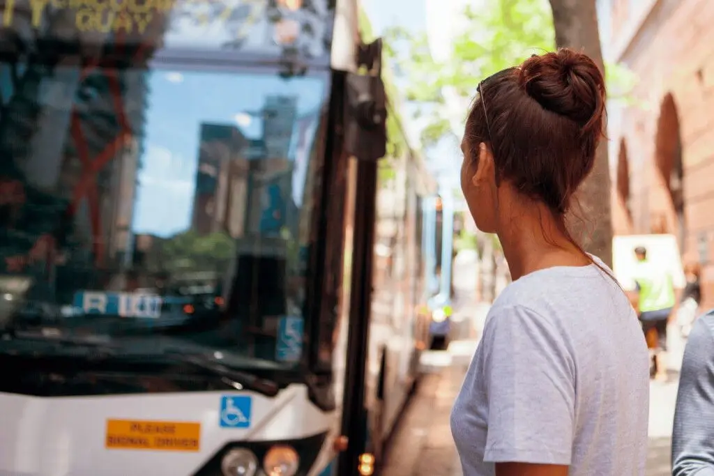 La contaminación del transporte urbano es un problema al que millones de personas se ven expuestas cada día. Por tanto, la medición del impacto del transporte en la calidad del aire es necesaria para garantizar la movilidad sostenible y la salud de los ciudadanos.