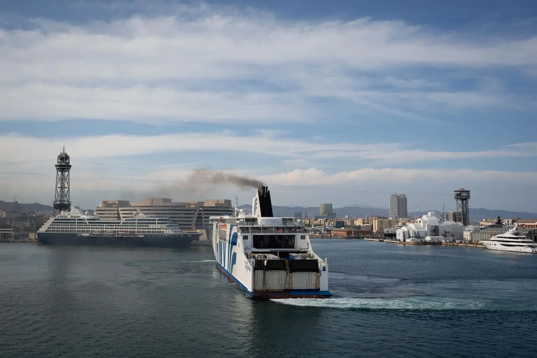 Port electrification is key to decarbonising maritime transport and reducing air and noise pollution - Kunak