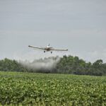 avioneta-dispersa-fertilizantes-cultivo-agricola-kunak