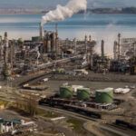 Oil refinery emissions - Marathon Anacortes Oil Refinery, Washington - Photo by David Ryder/Getty Images - Kunak