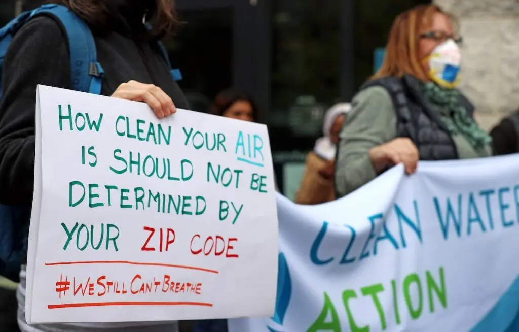 Sign advocating for cleaner air. David L. Ryan - Kunak