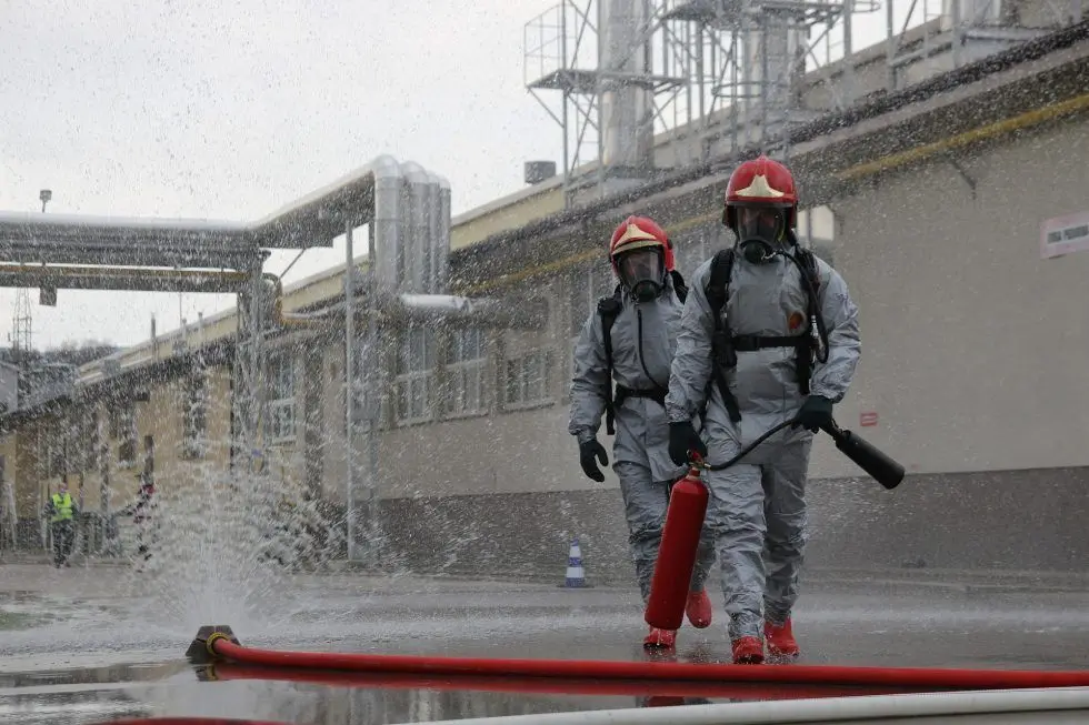 protección sustancias peligrosas en la industria - Kunak