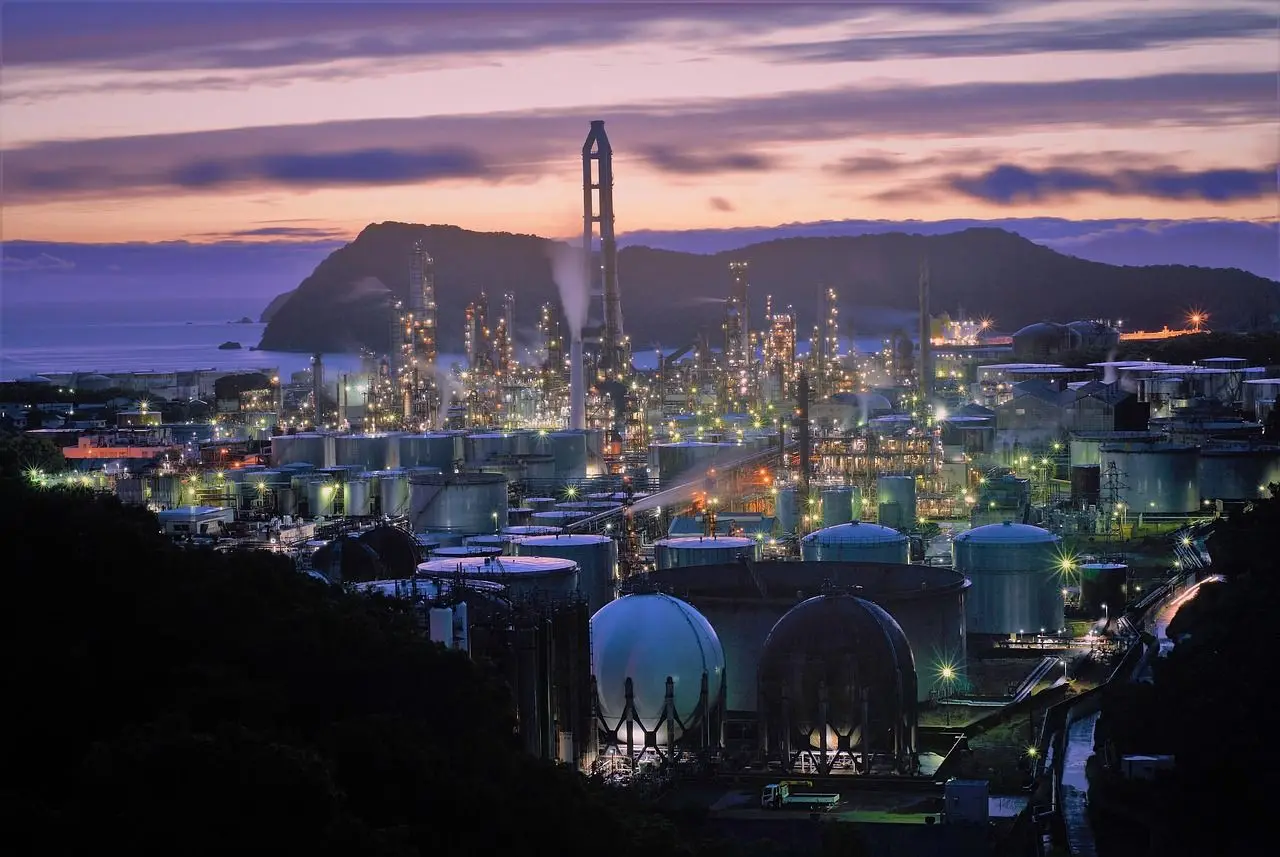 Facilities and storage area of a petrochemical industry - Kunak