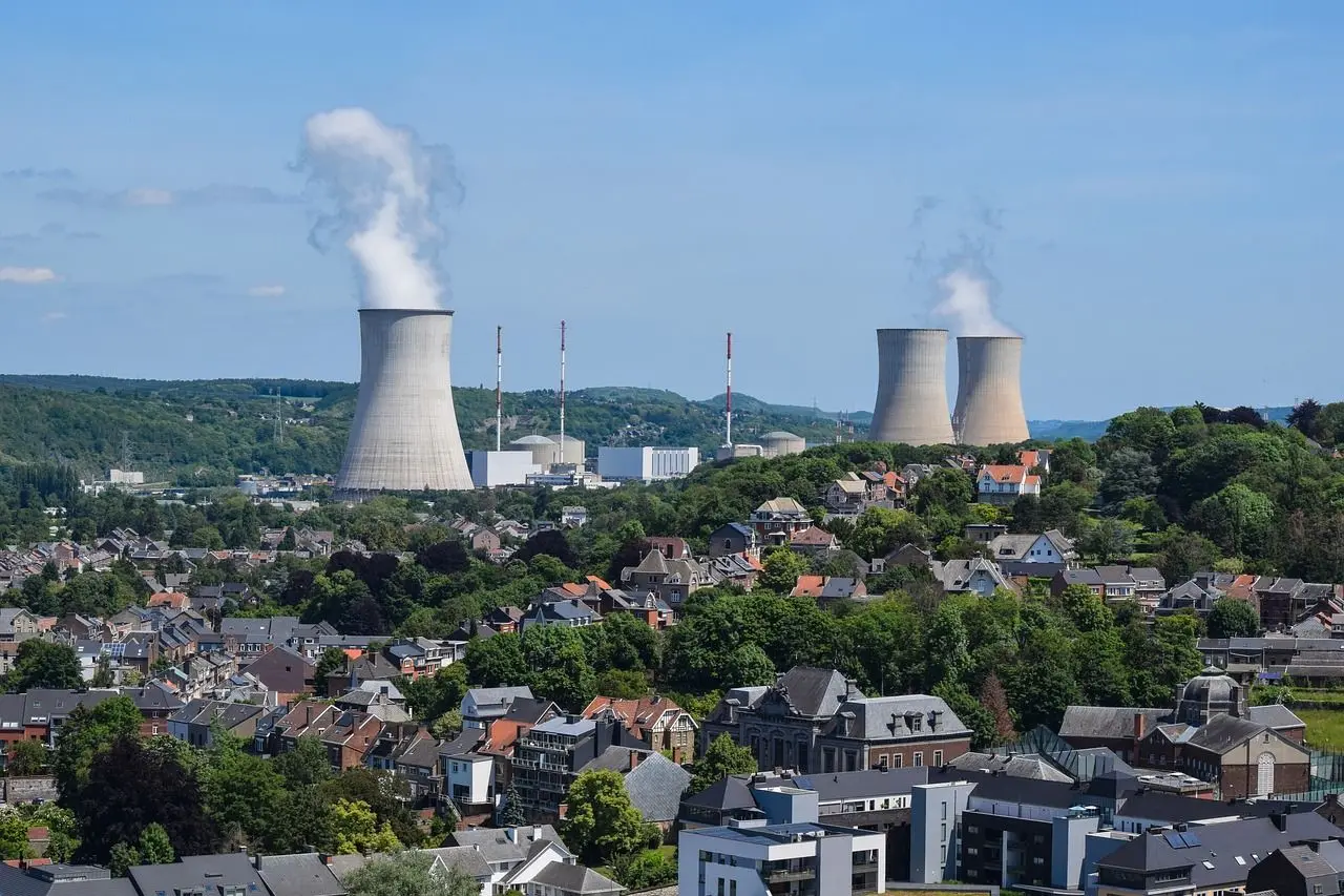 Nuclear power plant producing energy in the vicinity of a population area - Kunak