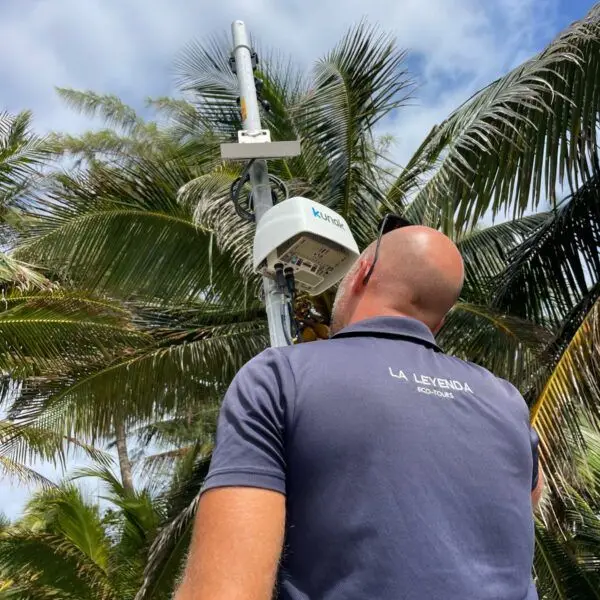 Sargasso toxic gas monitoring by Kunak in the Caribbean for environmental and tourism protection