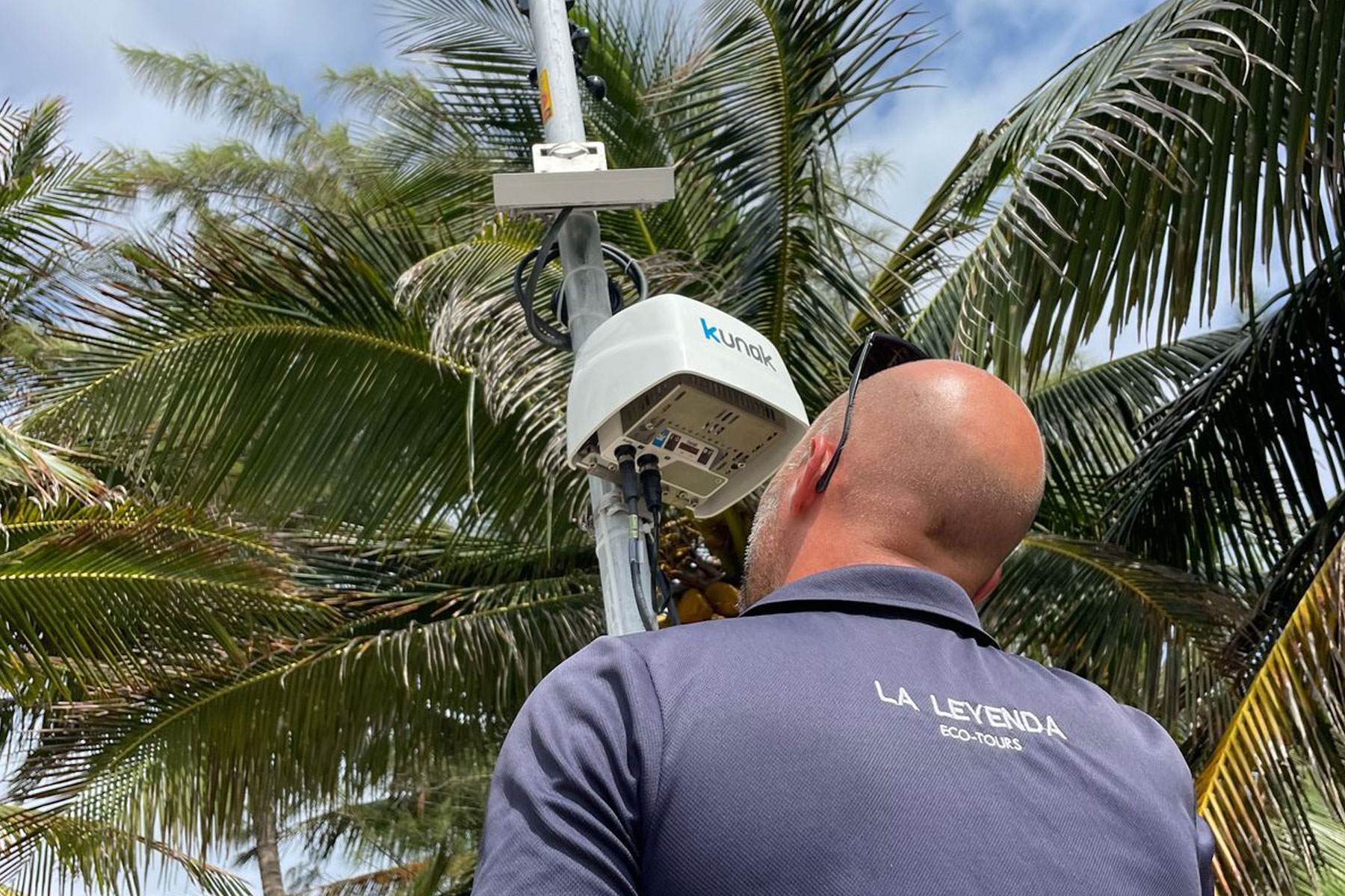 Surveillance par Kunak des gaz toxiques de la sargasse dans les Caraïbes pour la protection de l'environnement et du tourisme
