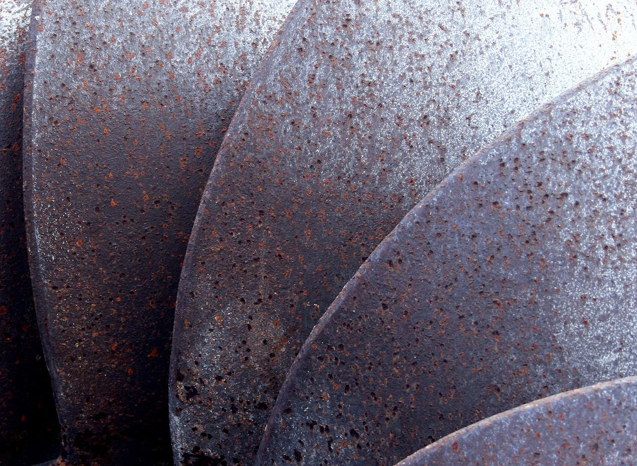 Metal propeller affected by environmental corrosion_Kunak