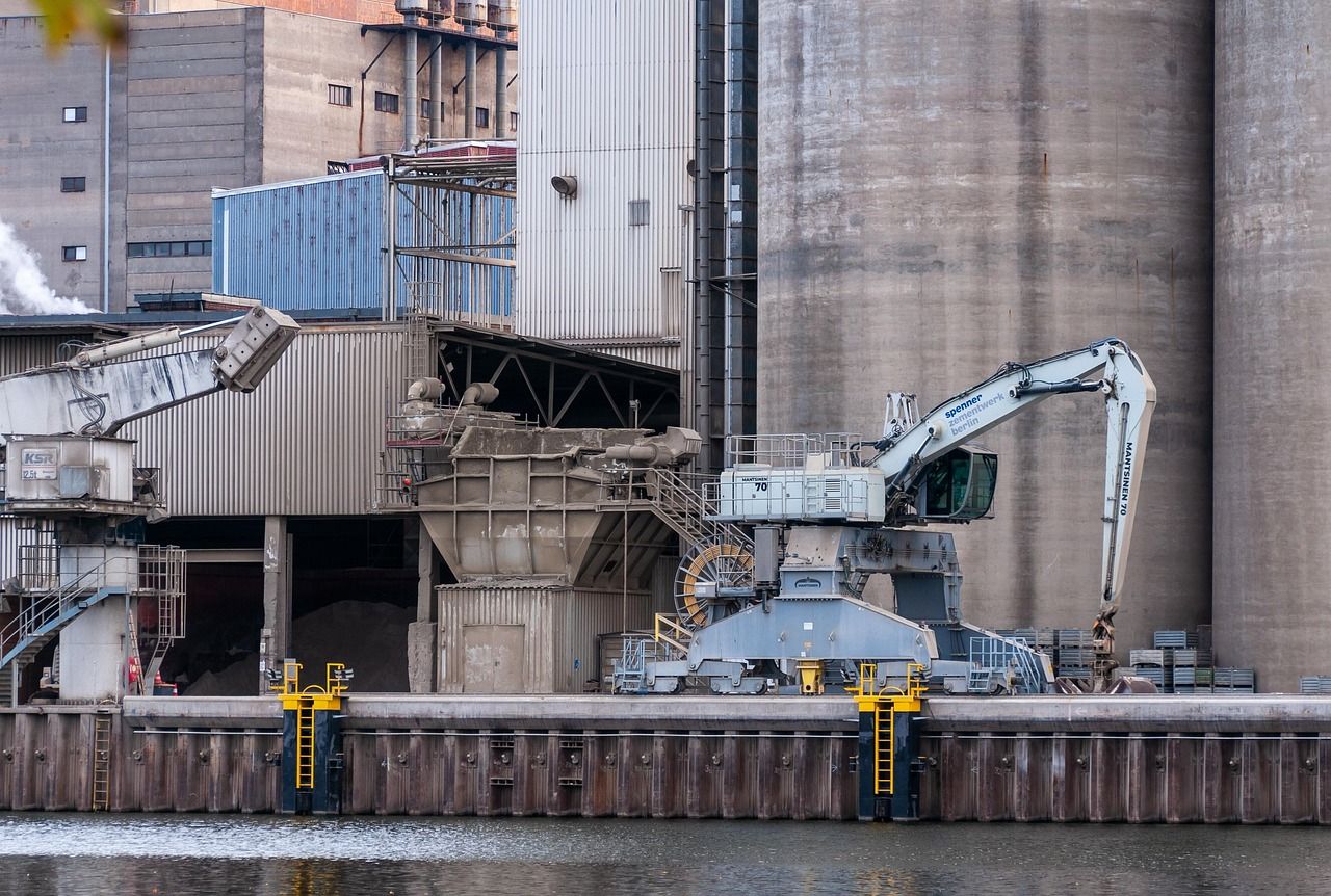 Industrial facilities are heavily affected by environmental corrosion_Kunak