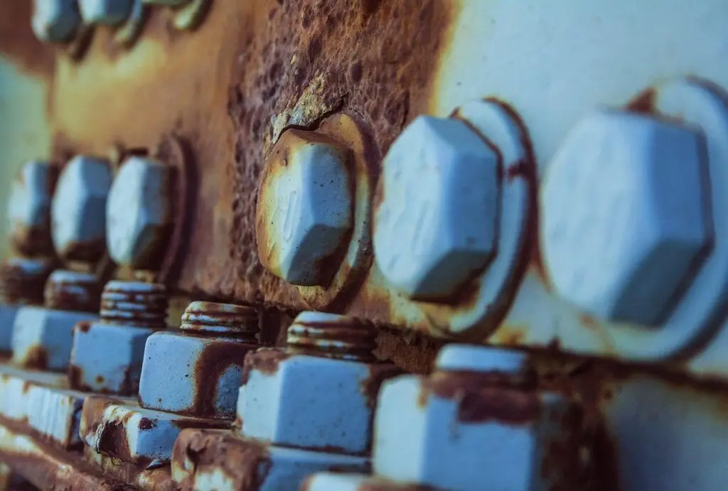 La corrosion environnementale endommage tous les types de surfaces métalliques et de revêtements industriels_Kunak