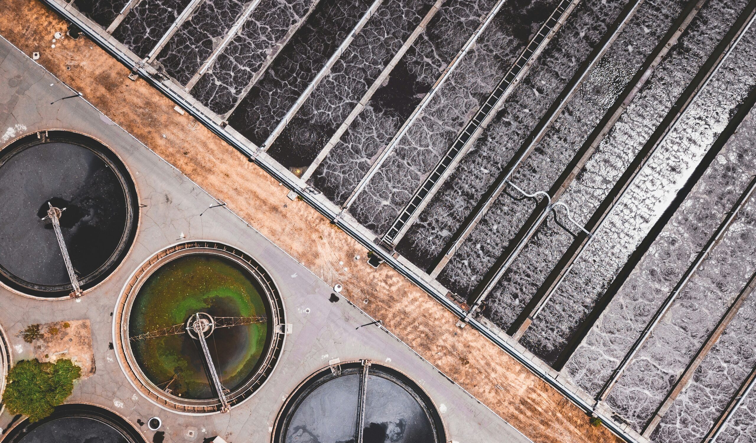 Pollutant gases from wastewater treatment plants have a major environmental and health impact and contribute to the spread of unpleasant odours_Kunak