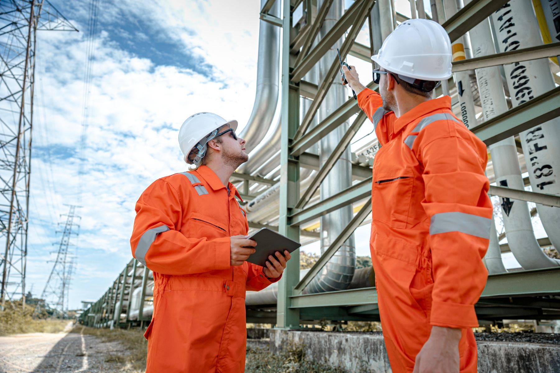 Una red de sensores fijos con transmisión de datos en tiempo real convierte cada punto crítico del inventario LDAR en un punto de vigilancia permanente. - Kunak