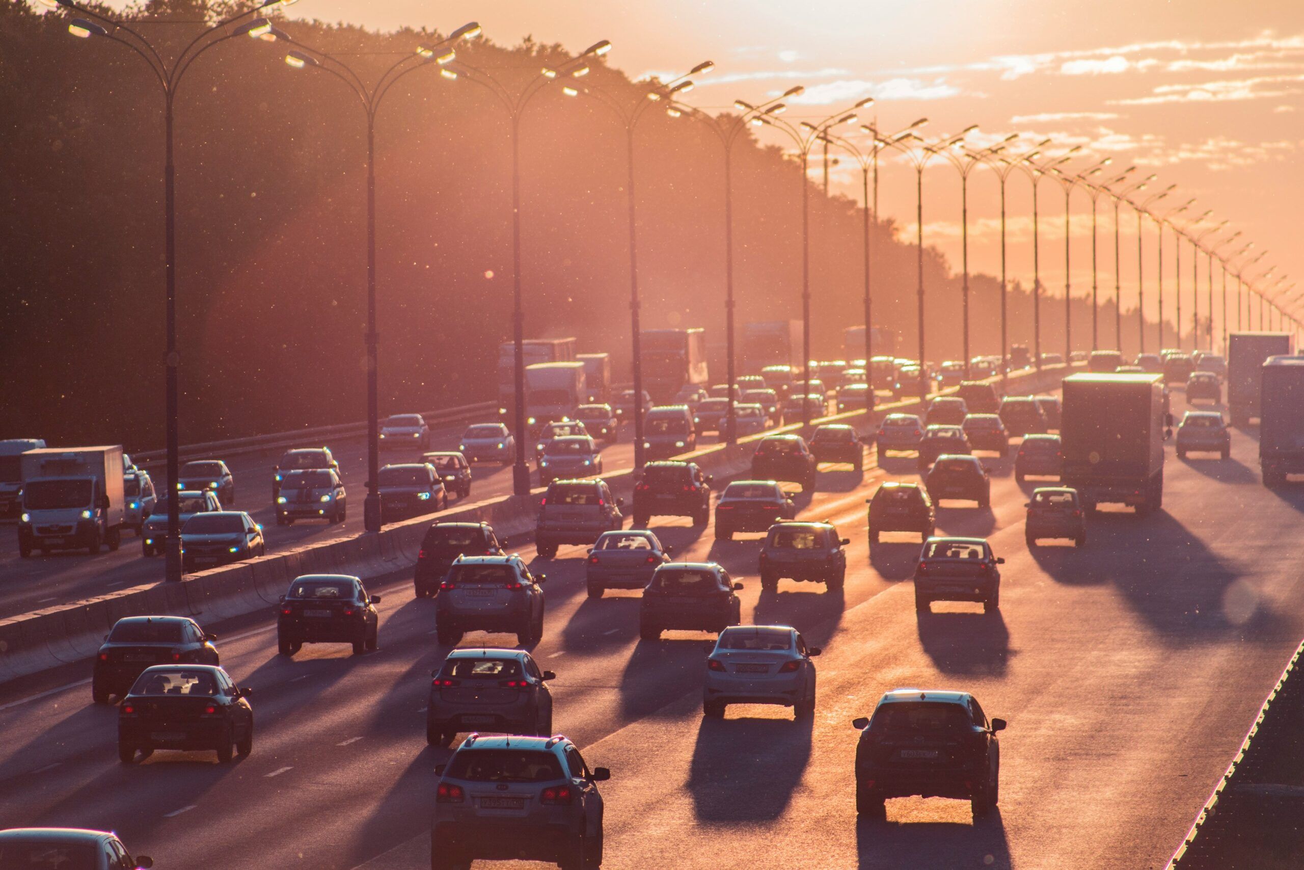 En las grandes infraestructuras de transporte es donde se presentan condiciones específicas de monitorización de las emisiones de tráfico que requieren enfoques técnicos diferenciados. - Kunak