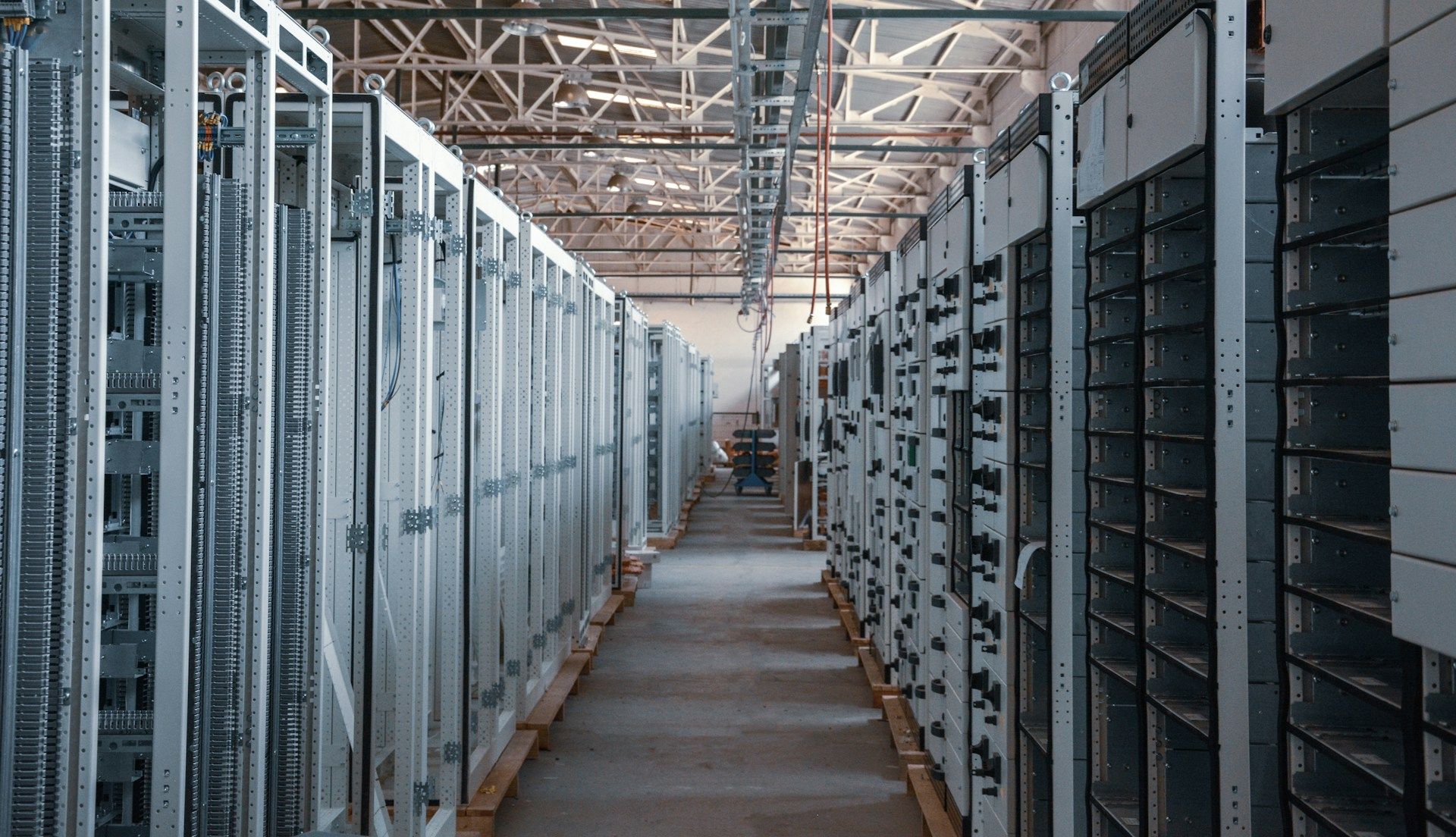 Data center operators increasingly face the requirement to demonstrate they comply with current regulations using verifiable data, in real-time and accessible to the public. - Kunak