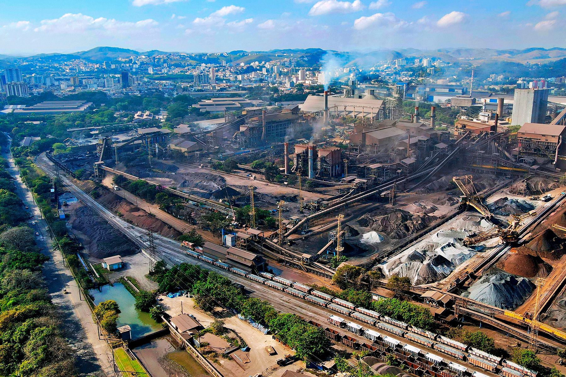 La surveillance périmétrique dans les installations industrielles permet de mesurer là où l'impact se fait réellement sentir, faisant ainsi du périmètre le point de contrôle le plus précieux de l'installation. - Kunak