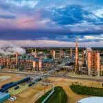 La monitorización de emisiones fugitivas es el conjunto de técnicas y sistemas empleados para detectar, medir y gestionar fugas no canalizadas de gases o partículas en instalaciones industriales. - Kunak