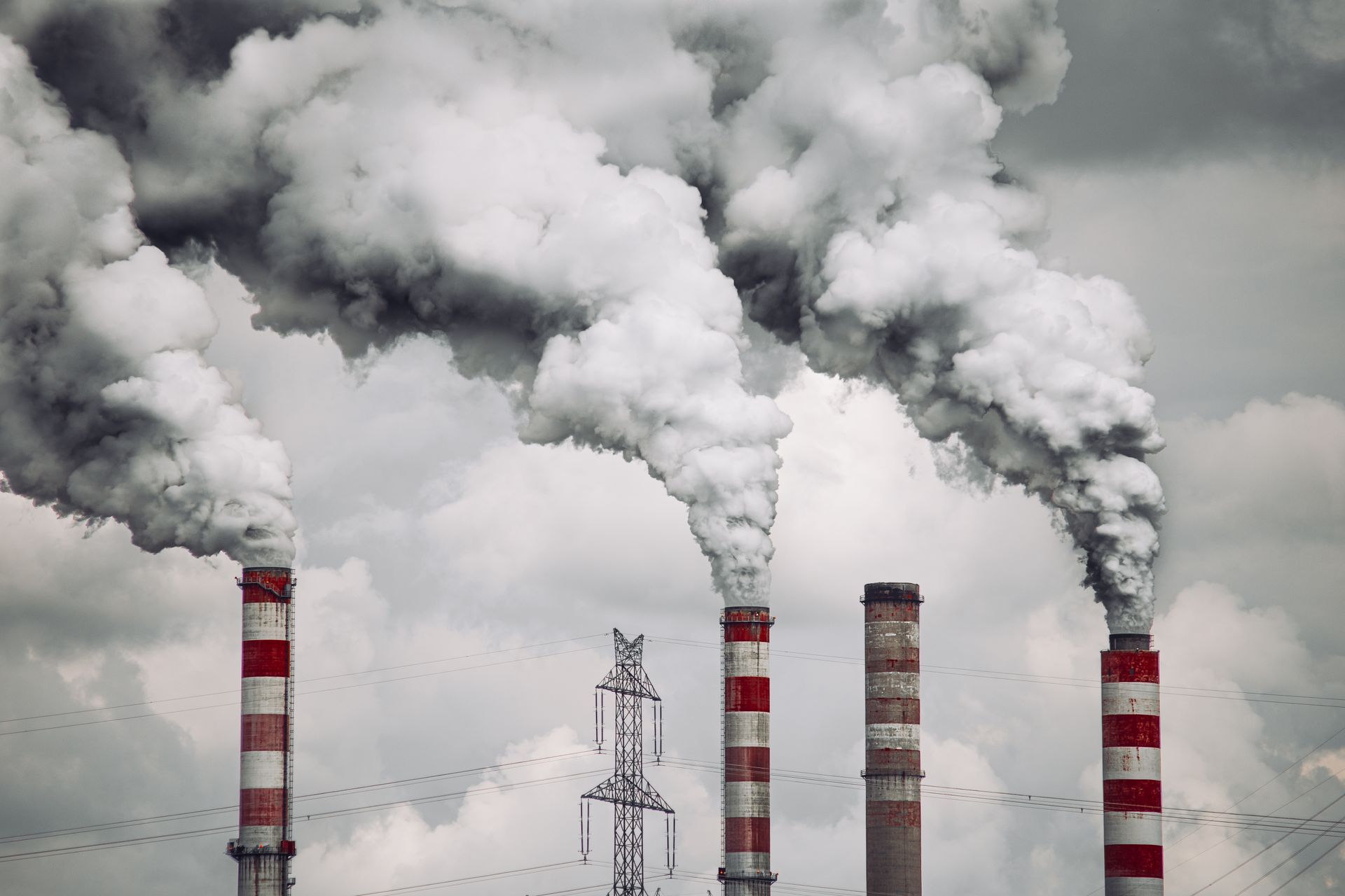 La canalización de las emisiones de chimenea es la clave desde el punto de vista regulatorio puesto que la normativa exige que las emisiones se conduzcan a través de chimenea siempre que sea técnicamente posible. - Kunak