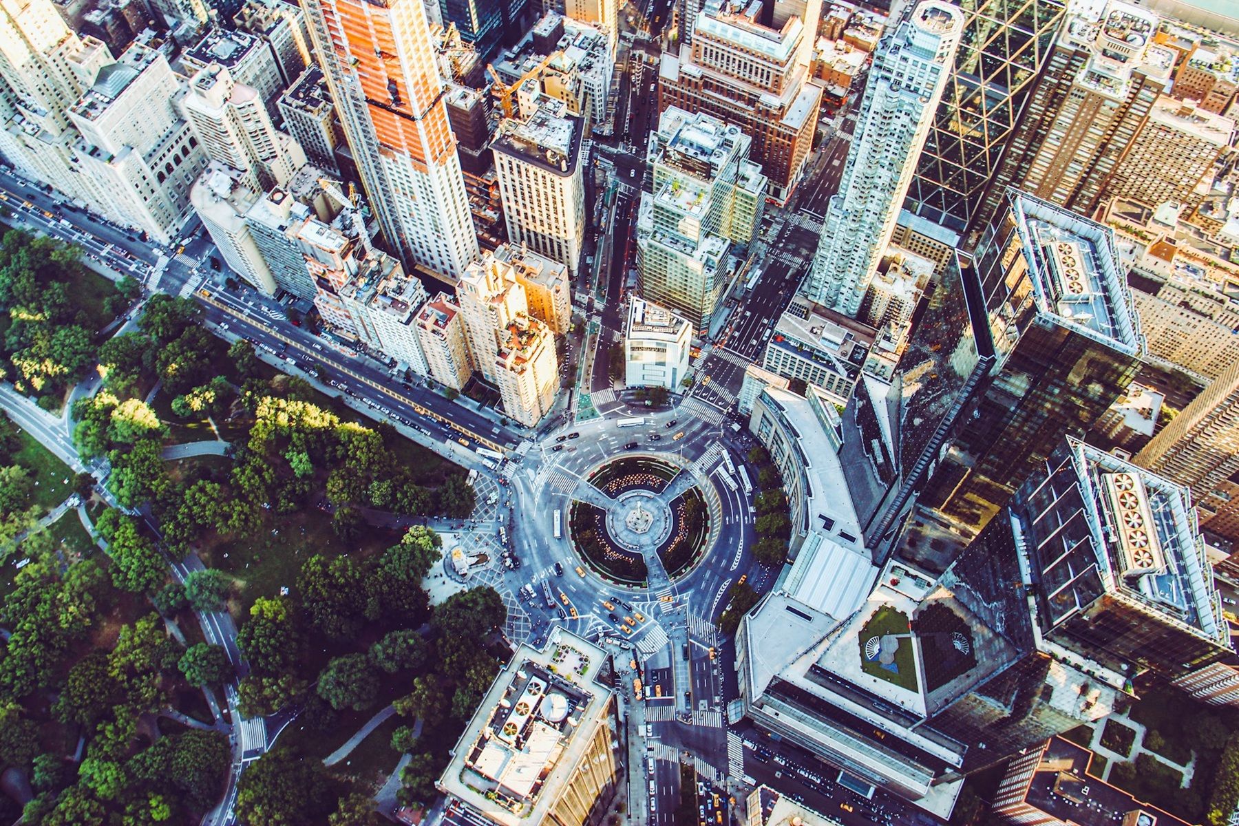 Les réseaux hybrides de surveillance de la qualité de l'air en milieu urbain sont l'un des meilleurs moyens de maîtriser la pollution atmosphérique urbaine, car ces zones concentrent différentes sources d'émission. - Kunak